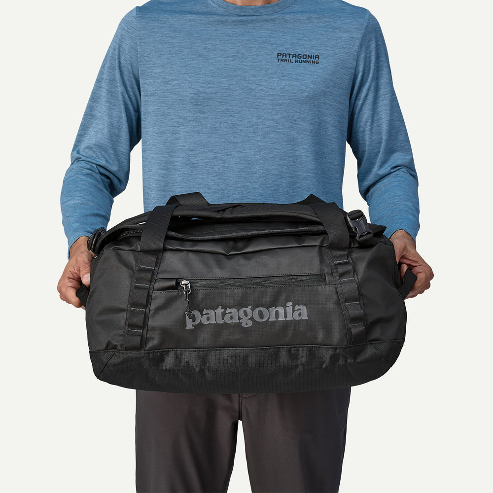 
                  
                    Black Hole Duffel 40L
                  
                